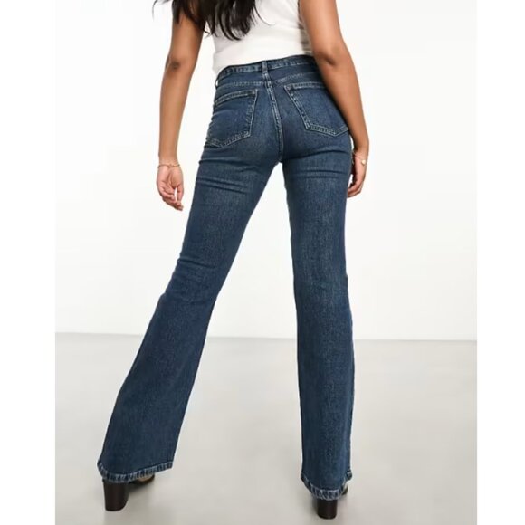 NWT - ASOS DESIGN Flared Jeans in Dark Wash Blue - 28Wx34L - Picture 2 of 14